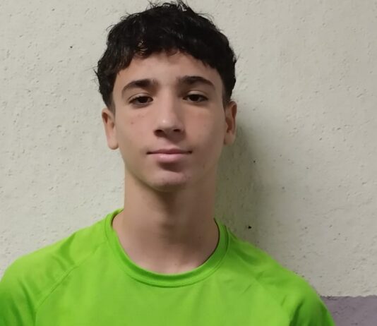 ¡Récord en valencia! Hugo Navarro destrona tres mejores marcas autonómicas en piscina corta