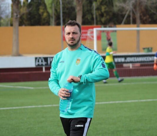 Steven García deja de ser entrenador del FCJ Español de San Vicente