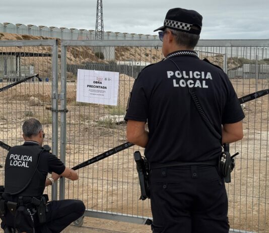 La justicia investiga la división irregular en 17 parcelas de un solar de protección agrícola del Camí de la Torreta precintado por el Consistorio