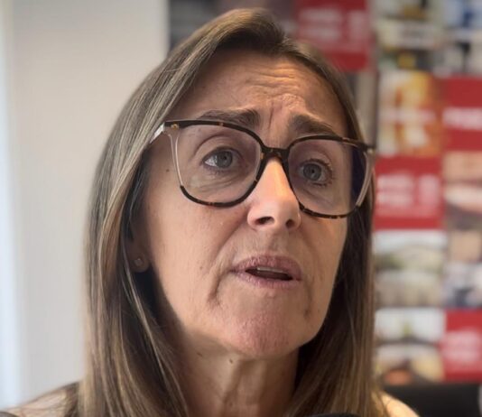 Asun París: “A Vox no le importan los ciudadanos, sólo quieren que el PP trague con sus políticas en los presupuestos”