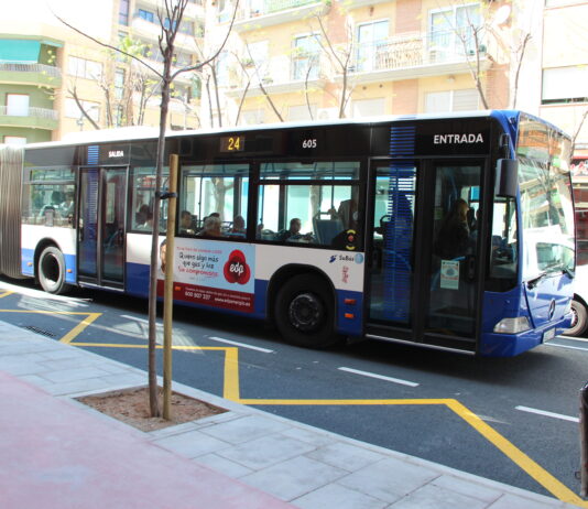 El Ayuntamiento de San Vicente plantea un nuevo proyecto de transporte público dirigido a aumentar las frecuencias y mejorar el servicio