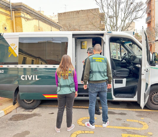 La Guardia Civil detiene a tres personas por una oleada de robos en el interior de vehículos en San Vicente del Raspeig