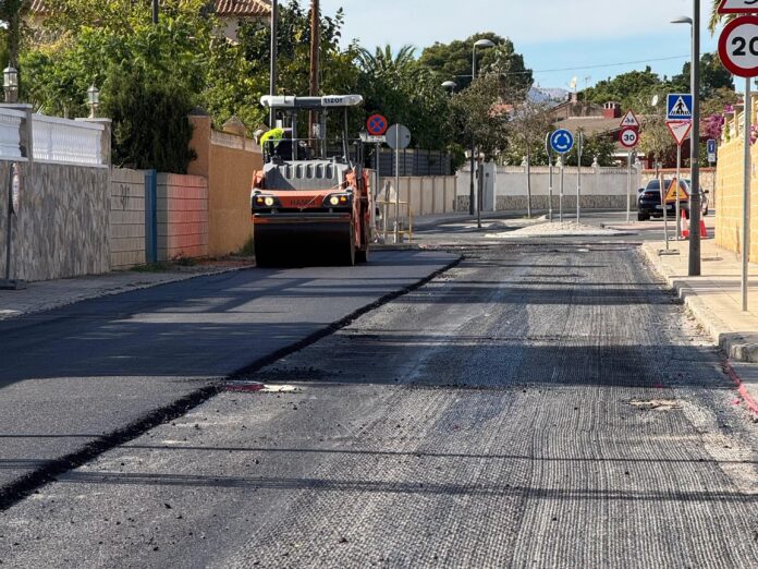 040326 Actuación de asfaltado en calle Río Guadalquivir