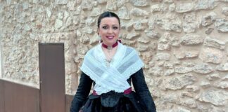 Rosana Carmona Amat, mantendora de la proclamación de les Bellees del Foc 2026 i les seues dames d’honor