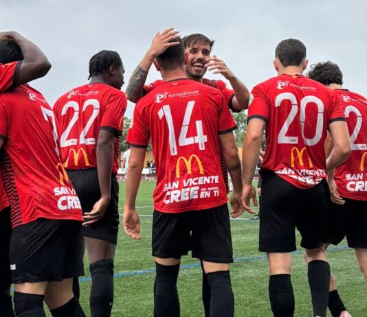 Renovación del acuerdo entre el Ayuntamiento de San Vicente y el F.C.J. Español de San Vicente