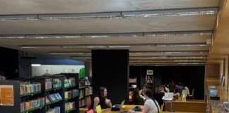 La biblioteca Miguel Delibes celebra su 20 aniversario como referente cultural con más de 55.000 préstamos y 104.000 visitas cada año