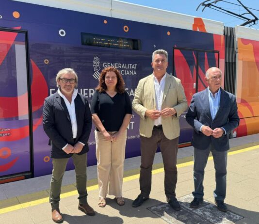 La Generalitat activa un dispositivo especial con 144 horas ininterrumpidas de servicio del TRAM d’Alacant durante las Hogueras
