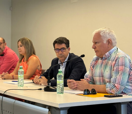 El Ayuntamiento y AEPI reúnen a empresarios, emprendedores y profesionales para debatir sobre el presente y futuro de la economía local
