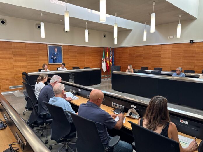 Imagen Comision Cesure presidida por el alcalde