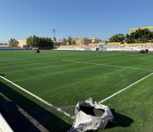 Avanza la sustitución del césped del ‘Ramón Asensi Juan’ y de las pistas de pádel de la ciudad deportiva de San Vicente