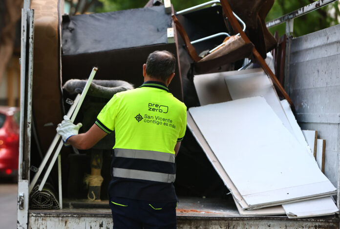 Servicio de recogida de enseres en SVR