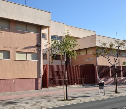 El PP confirma que ya tiene el diagnóstico de los colegios y Esquerra Unida exige cumplir los plazos para combatir el calor en las aulas